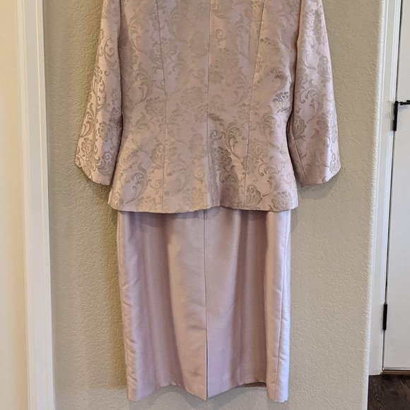 Beautiful Classic Mother of the Bride Dress - Picture 8 of 14